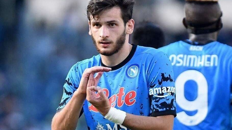 Cầu thủ của Napoli cũng là một cái tên rất ấn tượng cho vị trí tiền đạo cánh trái Cầu thủ của Napoli cũng là một cái tên rất ấn tượng cho vị trí tiền đạo cánh trái